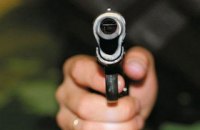Харьковский полицейский открыл огонь по хулиганам, напавшим на него