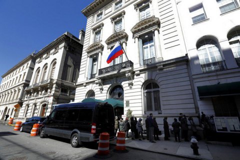 СБУ запретила въезд в Украину 60 выдворенным из США россиянам 