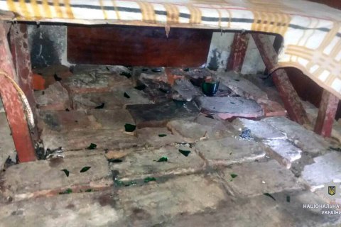 В Харьковской области мужчина бросил бутылку с зажигательной смесью в беседку с подростками из-за шума