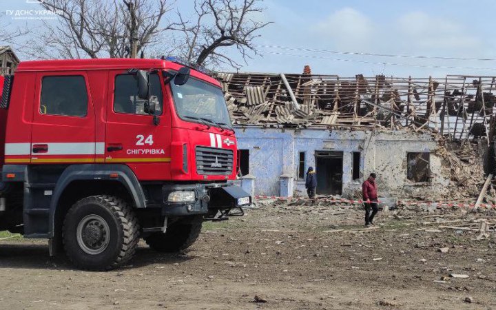 Унаслідок ворожих обстрілів Миколаївщини загорілася будівля школи