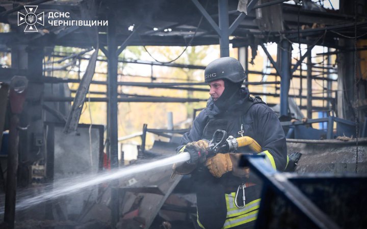 На Чернігівщині через російський удар по підприємству загинув чоловік, 18 людей постраждали
