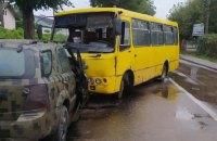 Семеро людей постраждали в ДТП за участю маршрутки та легковика на Львівщині (оновлено)