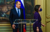 Бербок – Лаврову: "Зупиніть війну негайно"