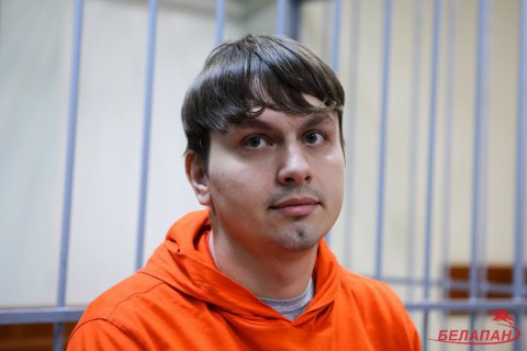 Главному редактору "Нашей Нивы" запретили выезжать из Беларуси