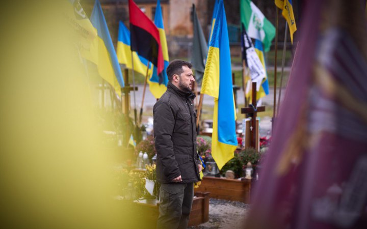 У Львові Зеленський ушанував пам’ять полеглих захисників і захисниць України