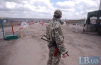 На блокпосту в зоні ООС застрелили водія автомобіля, який намагався прорватися на окуповану територію
