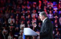 Порошенко подаст в суд на "1+1" "за распространение фейков" (обновлено)