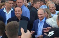 "20 пляшок горілки, ламбруско та "милі листи": ​​ Берлусконі розповів, як помирився з Путіним 