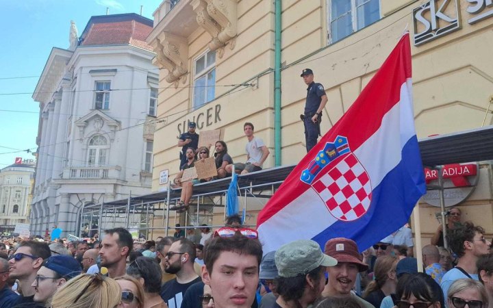 ​У Загребі десятки тисяч людей вийшли на протест через звалище 