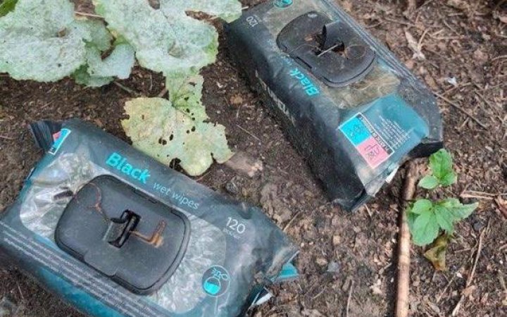 На Херсонщині росіяни маскують саморобні вибухівки в упаковці від вологих серветок