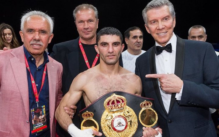 Українець Далакян отримав нагороду від WBA