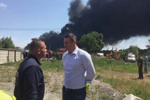 Кличко приказал провести замеры на наличие продуктов горения в воздухе