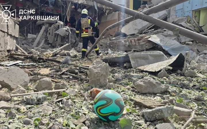 Російські окупанти знову вдарили по Харкову. Відомо про жертву і 11 поранених (оновлено)