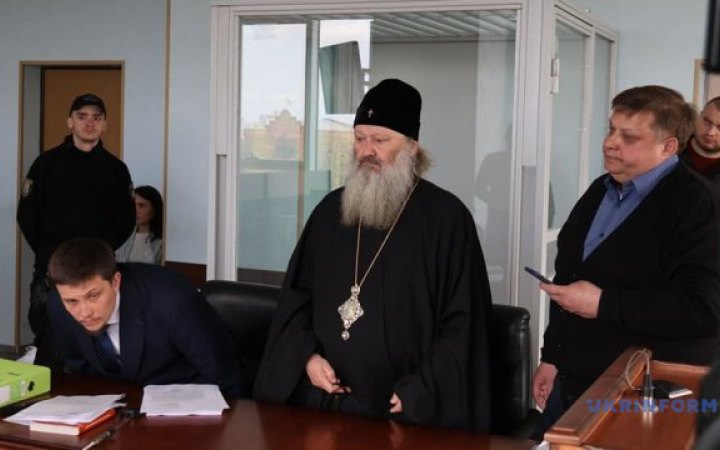 ​Митрополит УПЦ МП Павло заявив на суді, що не може зарядити електронний браслет через відсутність світла