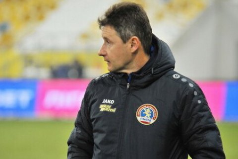 Наставник "Львова" Шумський отримав в матчі УПЛ жовту картка за вимогу до арбітра говорити з ним по-українськи