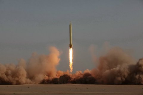 Иран представил новую баллистическую ракету
