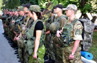В прифронтовой Торецк отправили полицейский спецназ