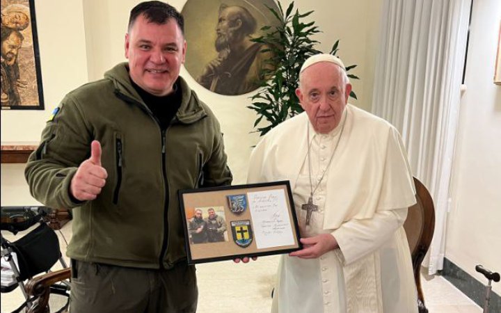 Український військовий капелан Геннадій Мохненко помолився із Папою Римським