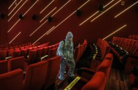 Кинотеатрам в "красной зоне" разрешили работать