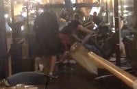 Британская Mirror показала видео нападения на фанатов "Ливерпуля" в Киеве (обновлено)