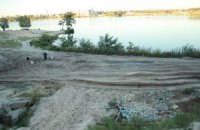 «Вместо пляжа – свалка и поваленные деревья» 