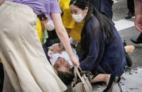 ​Експрем’єр Японії Сіндзо Абе зазнав нападу під час виступу (доповнено)