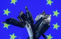 В Евросоюзе введут единый разъем для зарядки гаджетов