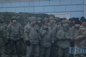 Рада постановила карати за військові злочини, як за умов воєнного стану