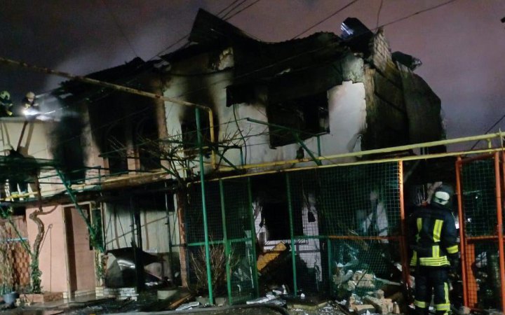 У передмісті Одеси внаслідок падіння уламків збитого “шахеда” загинули двоє, ще 3 отримали поранення
