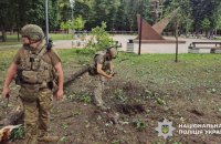 Росіяни вдарили по Сумах, поранено три людини (оновлено)