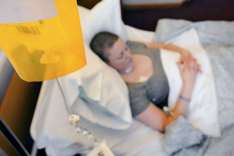 В Україні розпочав роботу чат-бот для онкохворих "Лікуйся"