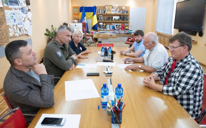Київ співпрацюватиме з Червоним Хрестом України у питаннях реабілітації захисників, - Кличко