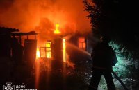ДСНС: через удари РФ по Донеччині зайнялися масштабні пожежі