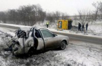 На дороге Славянск - Краматорск из-за ДТП перевернулся автобус