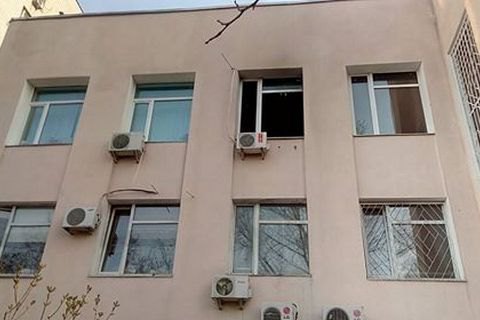 Кабинет судьи по делу российских ГРУшников подожгли коктейлем Молотова