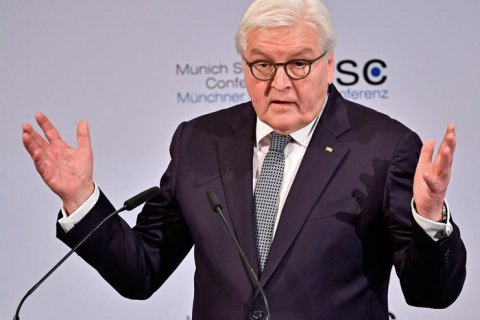 Президент Німеччини спростував чутки про скасування безвізу для України