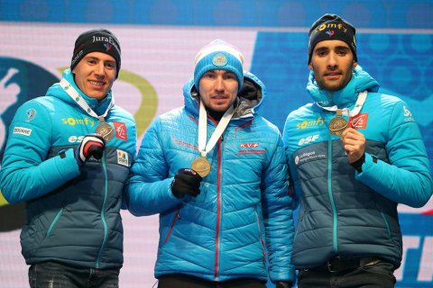 Лидер российской биатлонной сборной снялся с чемпионата мира из-за проведенных накануне полицией обысков 