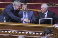 Регионалы зовут Азарова в Раду на совещание