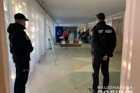 В Харькове и двух округах работают все избирательные участки