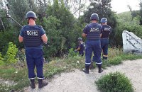 У Станиці Луганській почали розміновувати територію біля моста