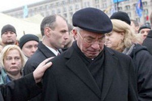 Одесская трасса довела Азарова до слез