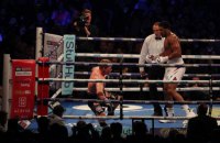 Джошуа нокаутом защитил 4 пояса чемпиона мира в поединке с Поветкиным