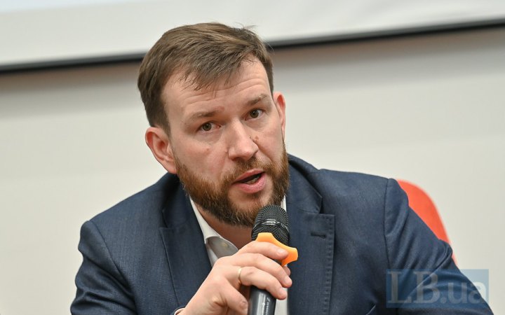 Денис Улютін: «Кількість людей, які не працюють, катастрофічно зростає»