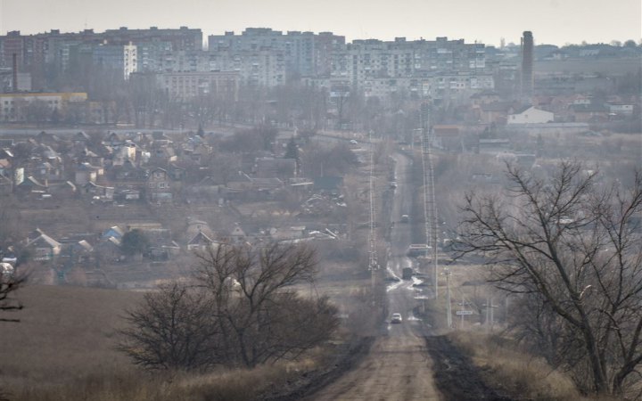 Захисники незначно просунулись по флангах на півночі і півдні від Бахмута, – Маляр