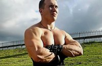 Горловский силач установил рекорд по жонглированию автопокрышками