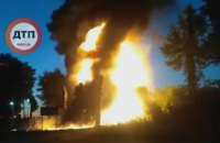 У Київській області згоріла АЗС, заправника госпіталізували в критичному стані