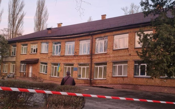 У Києві просіла частина стіни дитсадка. Ймовірно, через порушення норм під час будівництва укриття
