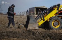 Сапери ДСНС вилучили і знешкодили на Харківщині російську авіабомбу
