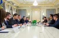 ​Порошенко и директор General Electric обсудили модернизацию локомотивов для "Укрзализныци"