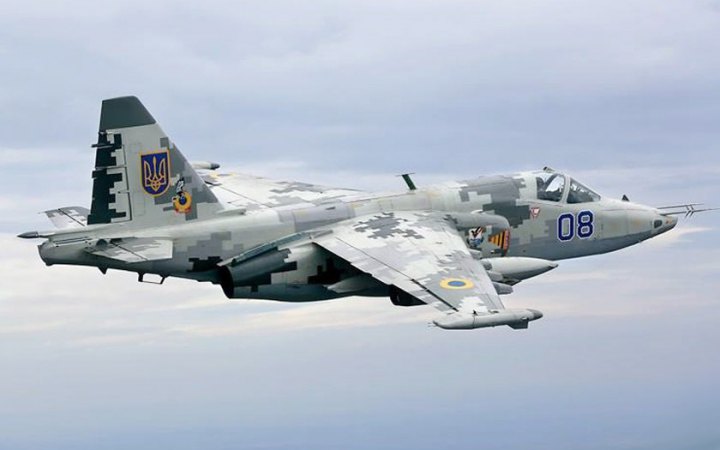 Українська авіація знищила 16 одиниць техніки, склад боєприпасів і десятки окупантів